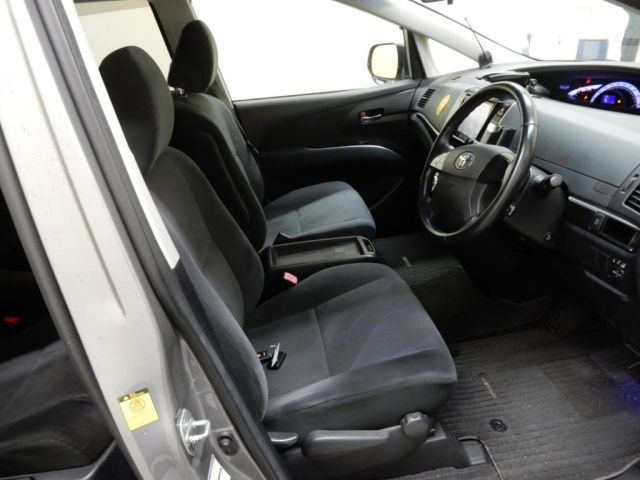 TOYOTA ESTIMA 2013