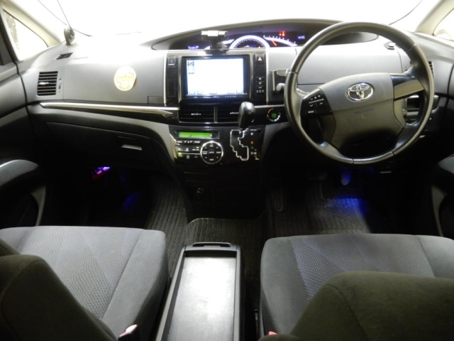 TOYOTA ESTIMA 2013