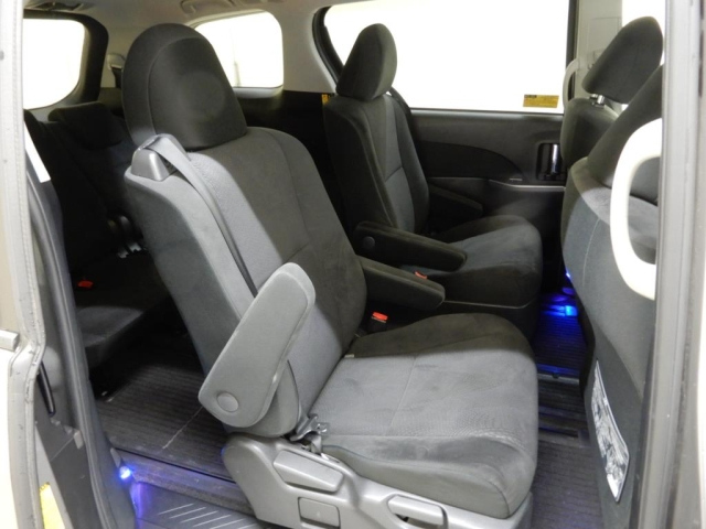 TOYOTA ESTIMA 2013