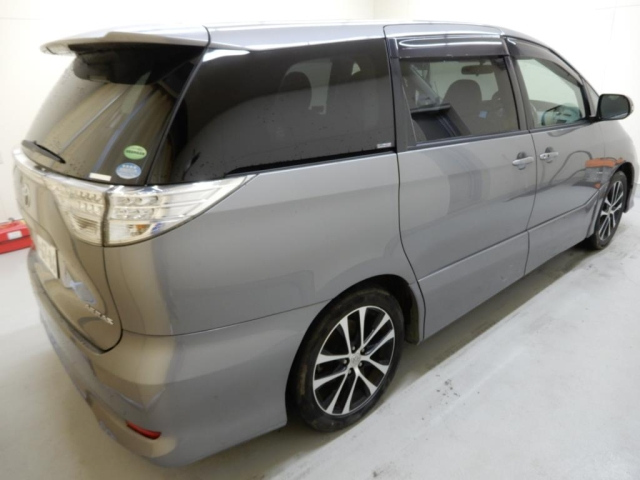 TOYOTA ESTIMA 2013
