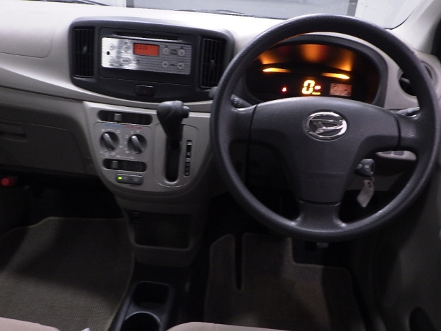 DAIHATSU MIRA E S 2013