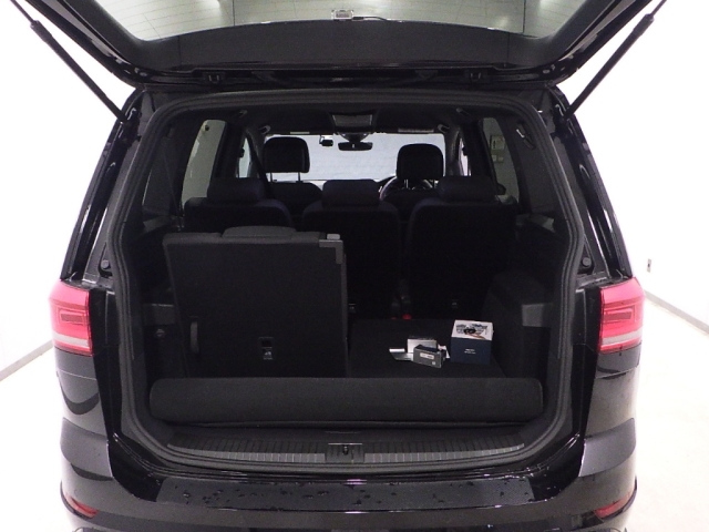 VOLKSWAGEN GOLF TOURAN 2018