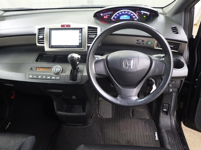 HONDA FREED 2013