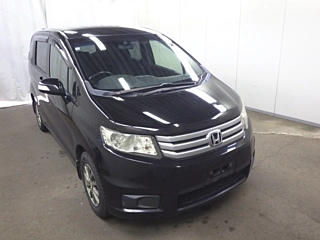 HONDA FREED 2013