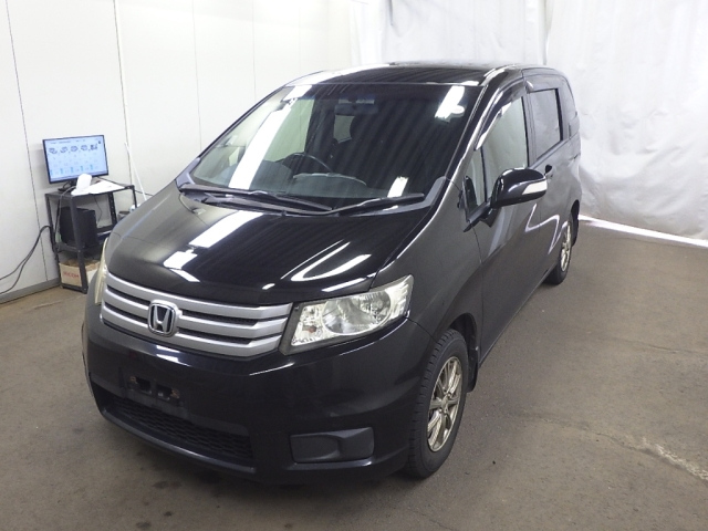 HONDA FREED 2013