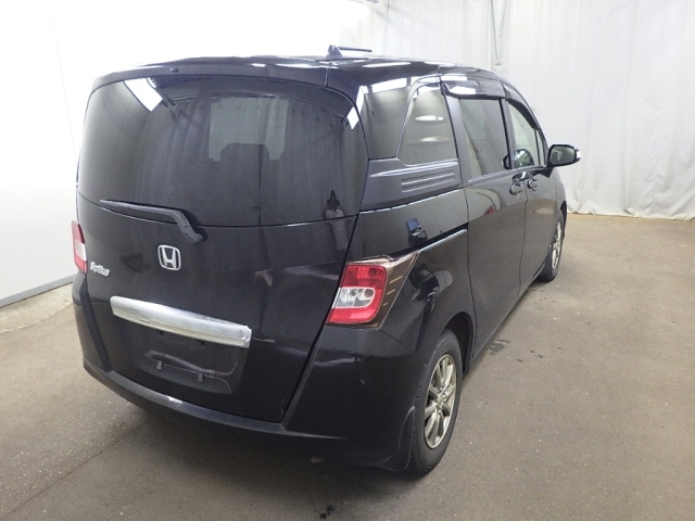 HONDA FREED 2013
