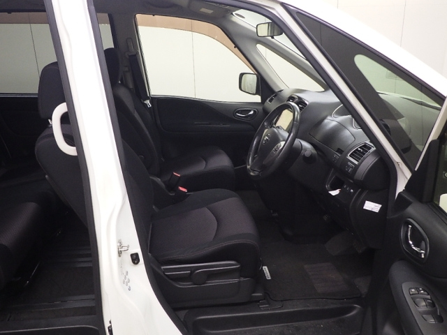 NISSAN SERENA 2012