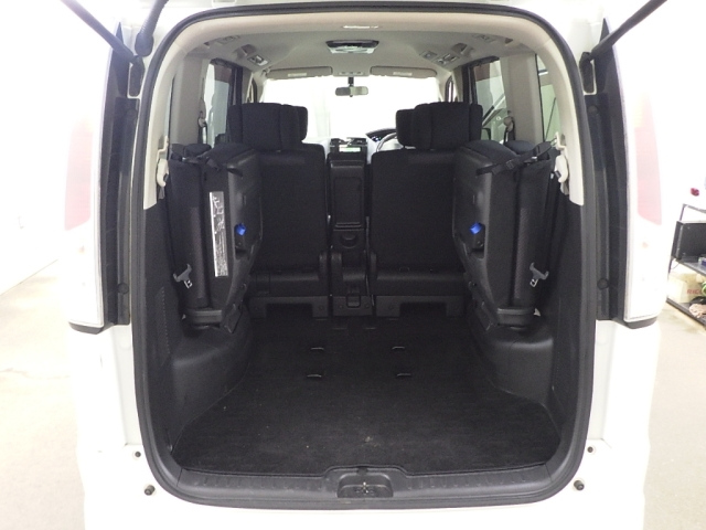 NISSAN SERENA 2012