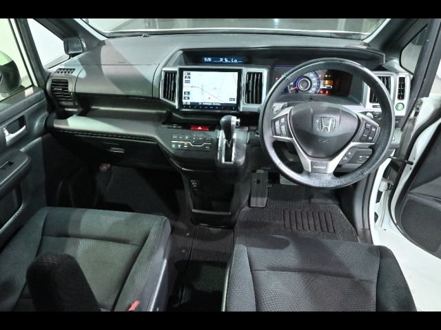 HONDA STEP WAGON 2014