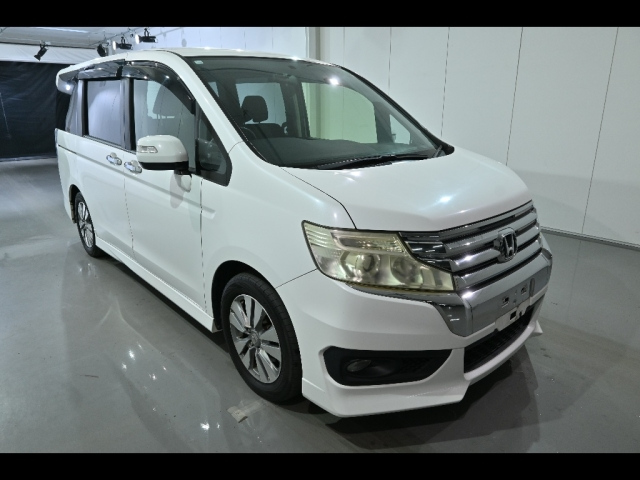 HONDA STEP WAGON 2014