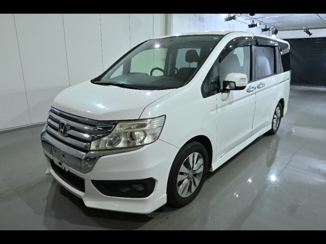 HONDA STEP WAGON 2014