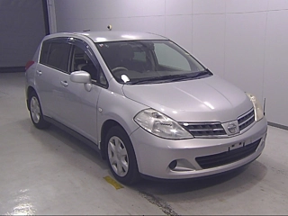 NISSAN TIIDA 2010