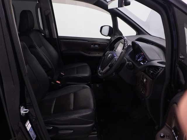 TOYOTA ESQUIRE 2015