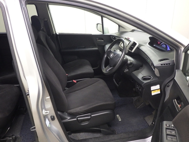 HONDA FREED 2011