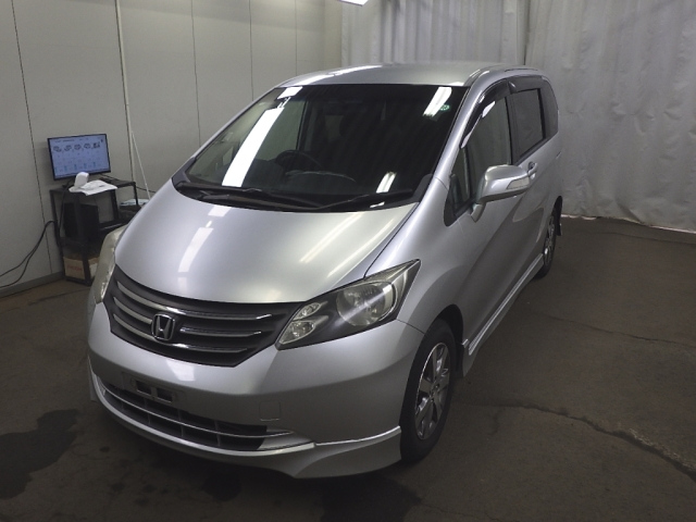HONDA FREED 2011