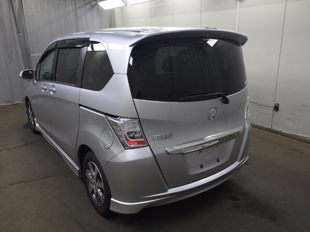 HONDA FREED 2011