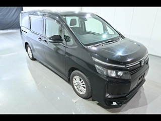 TOYOTA VOXY 2014