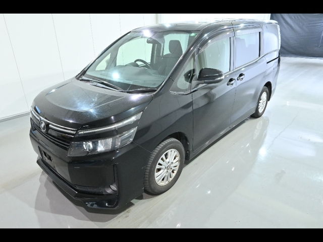 TOYOTA VOXY 2014