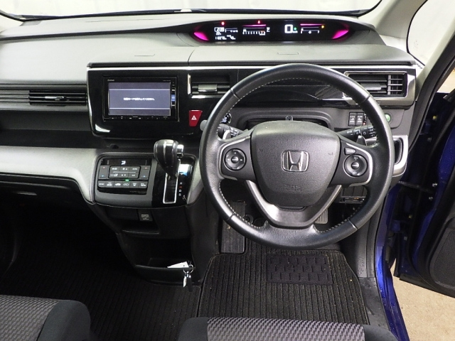 HONDA STEP WAGON 2016