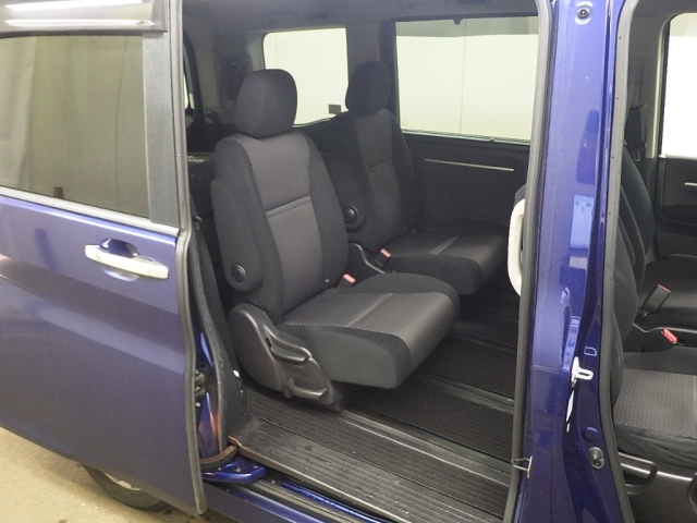 HONDA STEP WAGON 2016