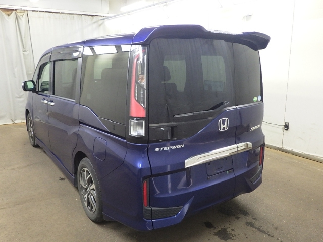 HONDA STEP WAGON 2016