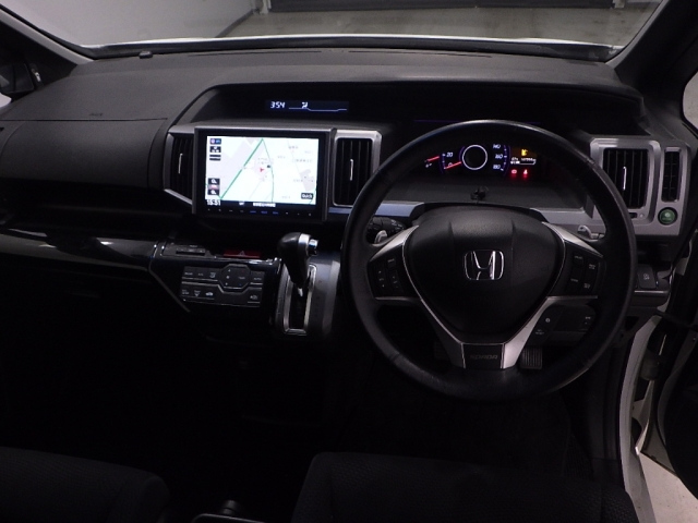 HONDA STEP WAGON 2014