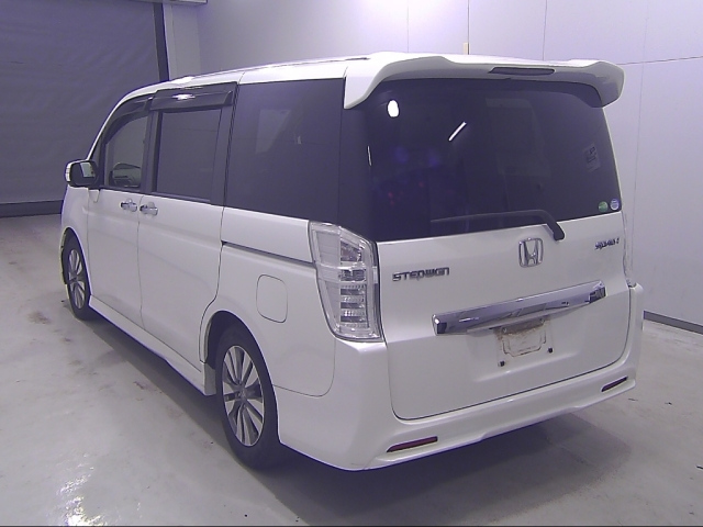 HONDA STEP WAGON 2014