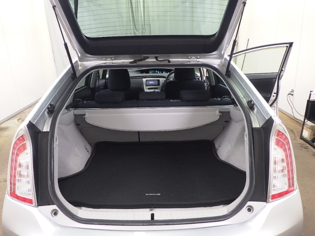 TOYOTA PRIUS 2014