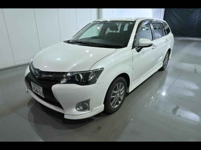 TOYOTA COROLLA FIELDER 2013
