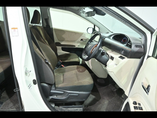 TOYOTA SIENTA 2016