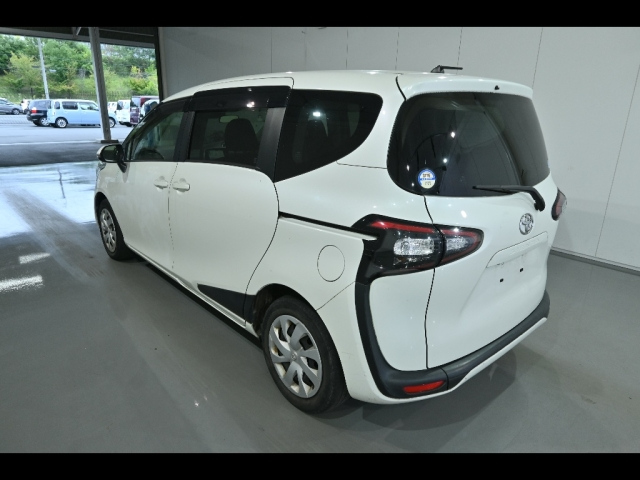 TOYOTA SIENTA 2016