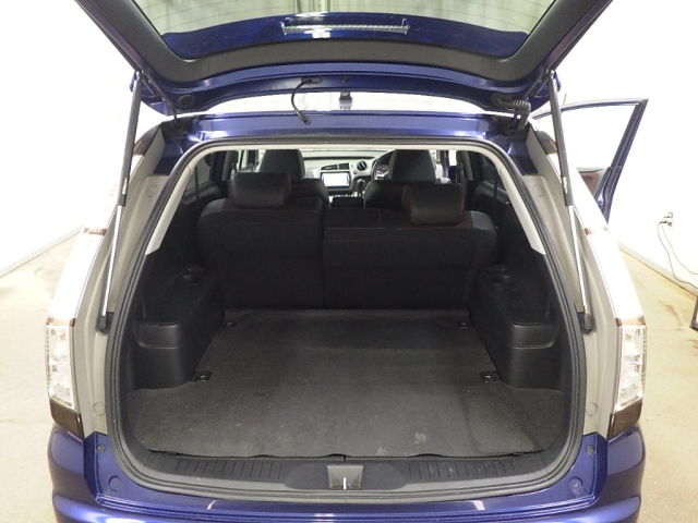 HONDA STREAM 2010