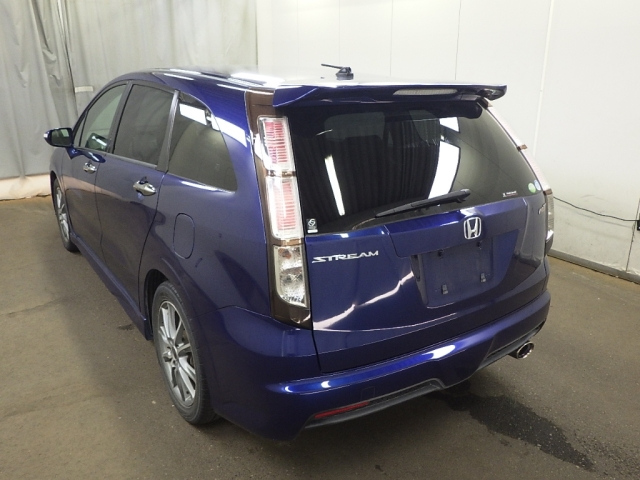 HONDA STREAM 2010