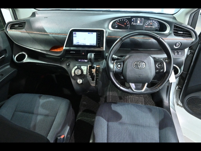 TOYOTA SIENTA 2016