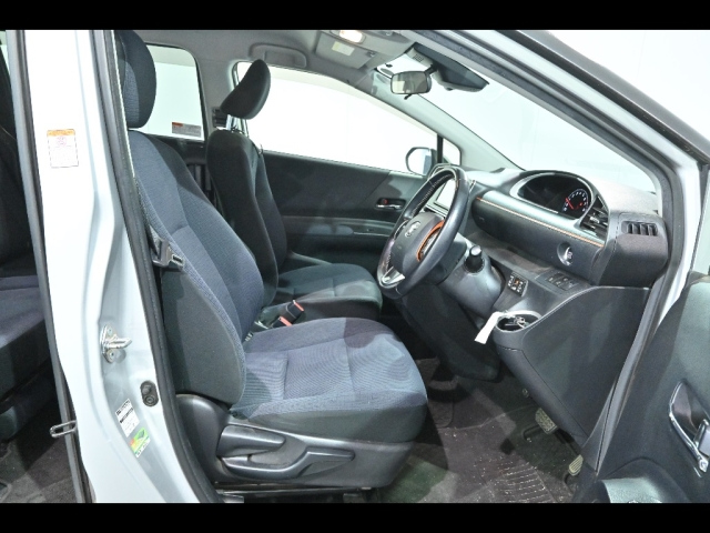 TOYOTA SIENTA 2016