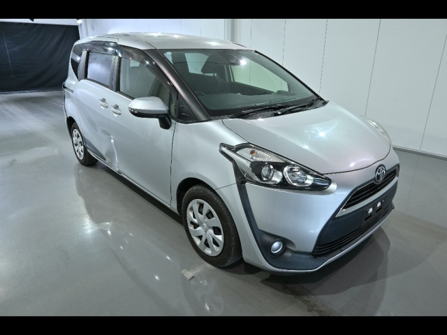 TOYOTA SIENTA 2016