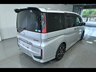 HONDA STEP WAGON 2016