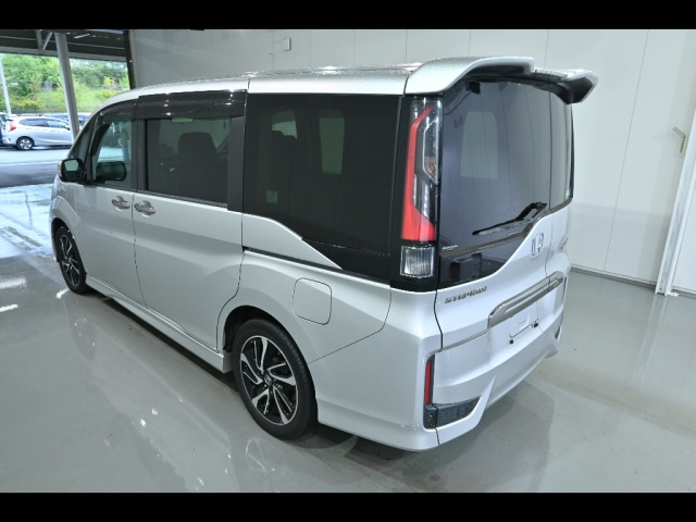 HONDA STEP WAGON 2016
