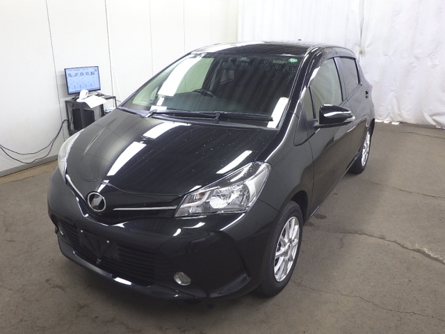TOYOTA VITZ 2014