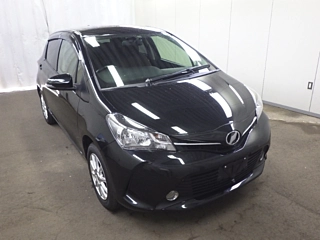 TOYOTA VITZ 2014