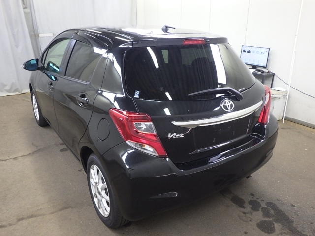 TOYOTA VITZ 2014