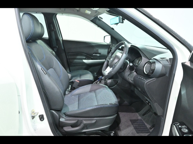 NISSAN KIX 2021