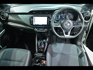 NISSAN KIX 2021