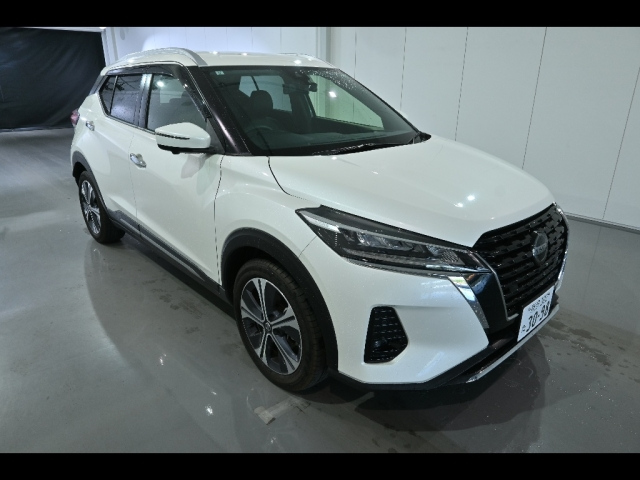 NISSAN KIX 2021