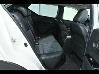 NISSAN KIX 2021