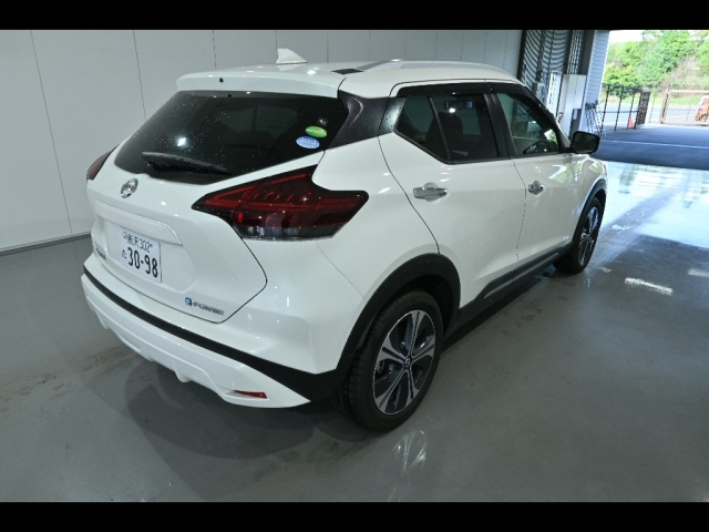 NISSAN KIX 2021