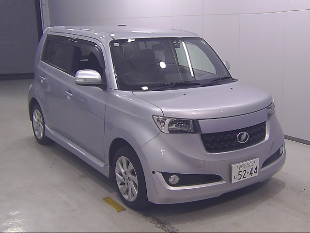 TOYOTA BB 2011