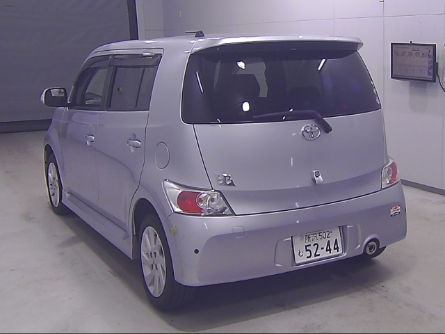 TOYOTA BB 2011