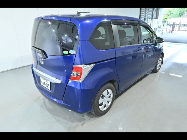 HONDA FREED 2016