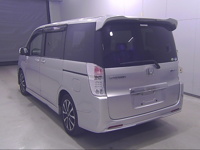 HONDA STEP WAGON 2010